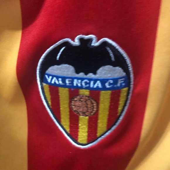Valencia FC 2015 Alternate Jersey - Picture 2 of 5